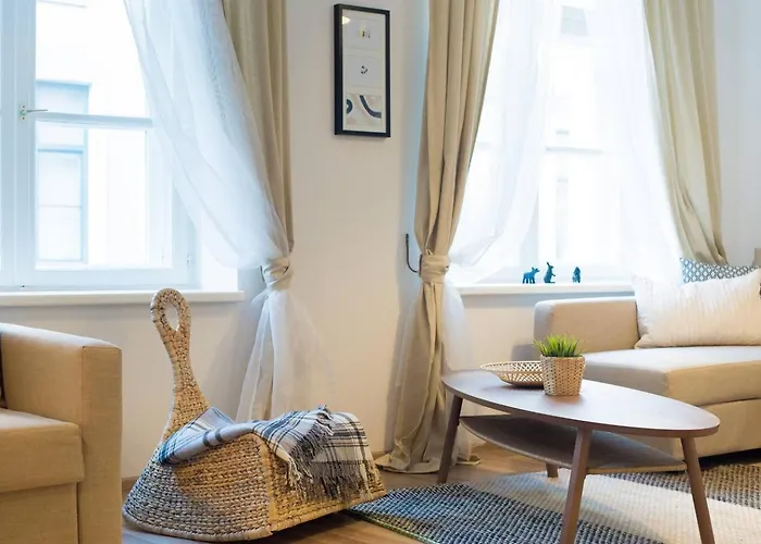 Warm And Cozy Old Town Apartment
